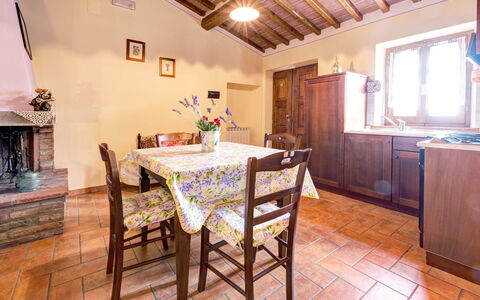 Casale Valdichiana: Eigendom, Kamer, Gebouw, Meubilair, Onroerend Goed, Interieur Ontwerp, Verdieping, Huis, Keuken, Eetkamer