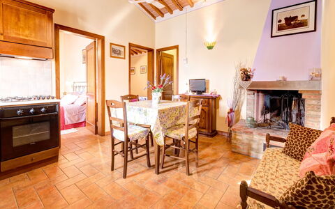 Casale Valdichiana: Eigendom, Kamer, Gebouw, Meubilair, Interieur Ontwerp, Verdieping, Onroerend Goed, Huis, Huis, Woonkamer