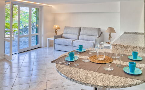 Il Giardino Sul Mare - Levanto: Eigendom, Kamer, Meubilair, Interieur Ontwerp, Woonkamer, Onroerend Goed, Koffietafel, Gebouw, Huis, Tafel