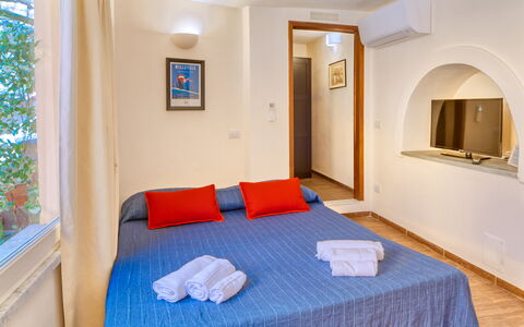 Portovecchio Apartments - Levanto: Meubilair, Interieur Ontwerp, Hout, Flooring, Verdieping, Kamer, Appartement, Slaapkamer, Bed, Huis