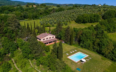 Podere a Lafi: Lucht, Eigendom, Ecoregio, Gebouw, Fabriek, Natuur, Natuurlijk Landschap, Boom, Land Lot, Gras