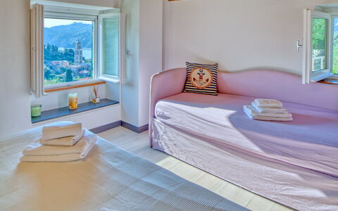 Il Frantoio Del Mesco - Levanto: Hout, Verlichting, Kamer, Interieur Ontwerp, Bed, Eigendom, Textiel, Muur, Bedding, Slaapkamer