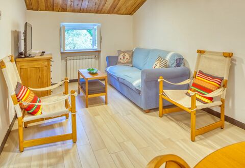 Il Frantoio Del Mesco - Levanto: Hout, Verdieping, Interieur Ontwerp, Kamer, Geel, Flooring, Hardwood, Huis, Woonkamer, Meubilair