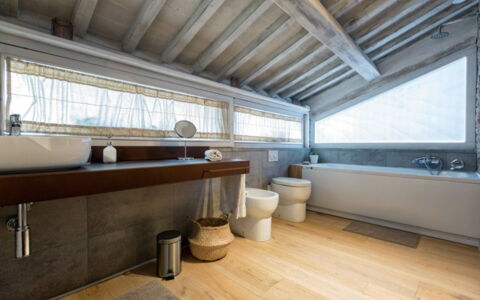 Villa Milluzzi: Gebouw, Meubilair, Bankstel, Tafel, Kraan, Hout, Venster, Huis, Woonkamer, Verdieping