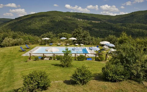 Villa Il Biancospino: Fabriek, Wolk, Lucht, Berg, Plantengemeenschap, Natuurlijk Landschap, Schaduw, Land Lot, Hoogland, Boom