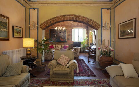 Villa Asciolo: Interieur Ontwerp, Kamer, Woonkamer, Meubilair, Muur, Bankstel, Tafel, Interieur Ontwerp, Huis, Plafond