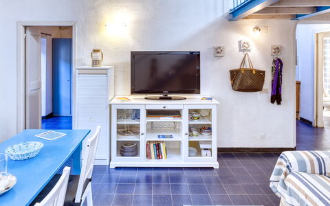 Appartamento Ivana - Levanto: Hout, Kamer, Interieur Ontwerp, Eigendom, Verdieping, Muur, Flooring, Huis, Meubilair