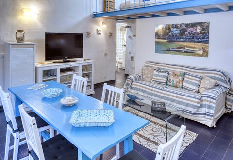 Appartamento Ivana - Levanto: Kamer, Interieur Ontwerp, Tafel, Meubilair, Bankstel, Televisietoestel, Woonkamer, Huis, Plat Scherm