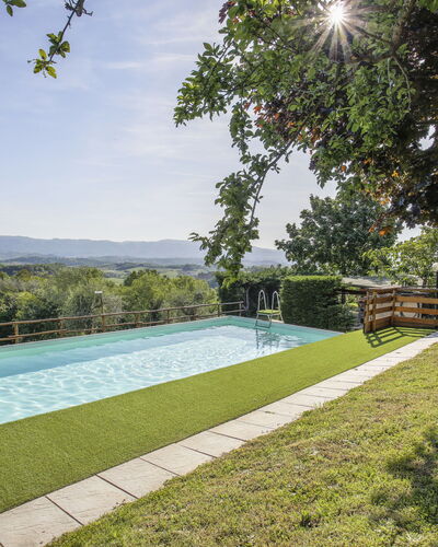 Castelfranco di Sopra 649: Zwembad, Land Lot, Tuin, Schaduw, Vrije Tijd, Landscaping, Gazon, Eco Hotel, Backyard, Werf