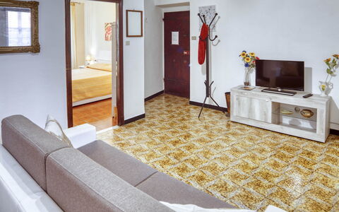 Nina Home - Levanto: Eigendom, Cabinetry, Gebouw, Comfort, Interieur Ontwerp, Flooring, Hout, Deur, Verdieping, Huis