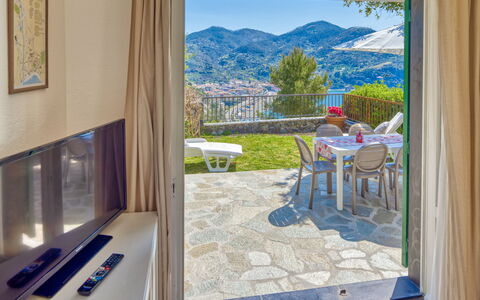 Marlà - Levanto: Meubilair, Eigendom, Venster, Tafel, Gebouw, Azure, Blauw, Hout, Lucht, Interieur Ontwerp