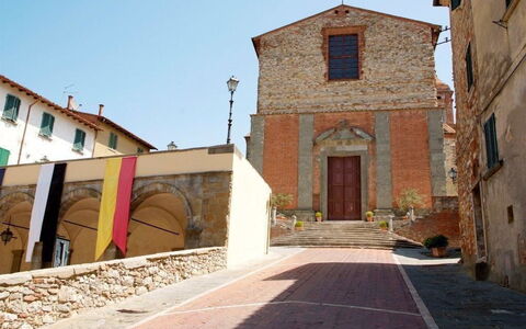 Residenza D'epoca: Eigendom, Fabriek, Lucht, Venster, Gebouw, Weg Oppervlak, Buurt, Hout, Steeg, Deur
