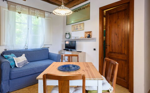 Villa Lorenzana: Meubilair, Eigendom, Bankstel, Tafel, Azure, Hout, Verlichting, Interieur Ontwerp, Woonkamer, Verdieping