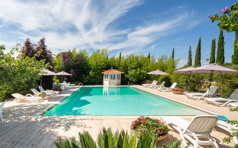 Villa Lorenzana: Water, Fabriek, Wolk, Lucht, Zwembad, Azure, Boom, Arecales, Gebouw, Buitenmeubels