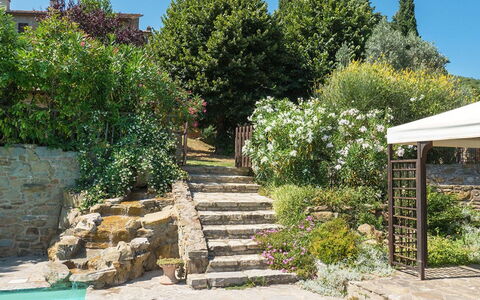 Villa Taragnano: Fabriek, Eigendom, Lucht, Plantkunde, Bloem, Vegetation, Land Lot, Biome, Landschap, Landelijk Gebied