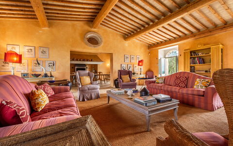 Lavacchio 10: Meubilair, Bankstel, Tafel, Hout, Fotolijst, Interieur Ontwerp, Verdieping, Comfort, Flooring, Woonkamer