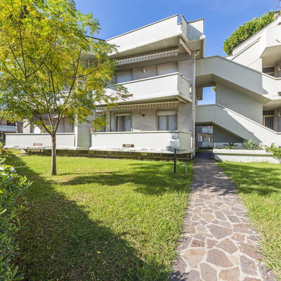 Casa Marina: Fabriek, Gebouw, Eigendom, Lucht, Venster, Land Lot, Huis, Gras, Vegetation, Stedelijk Ontwerp