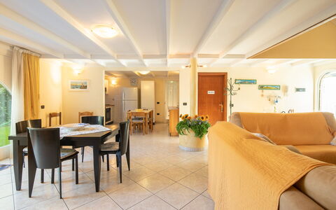 Villa Isola: Meubilair, Stoel, Gebouw, Fabriek, Tafel, Architectuur, Kamerplant, Flooring, Verdieping, Hout