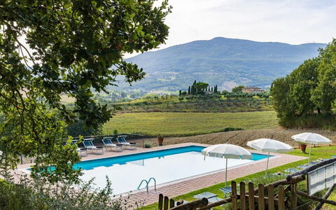 Palazzo Bello: Zwembad, Toevlucht, Buitenmeubels, Eco Hotel, Boerderij, Landgoed, Hacienda, Villa, Hotel, Ligstoel