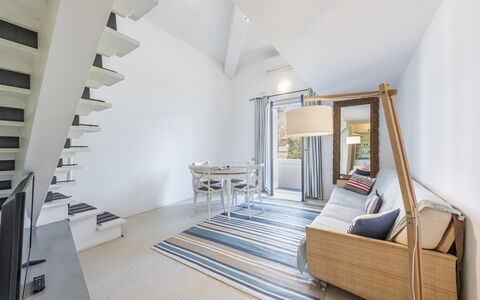 Residenza Morin: Gebouw, Meubilair, Fotolijst, Comfort, Spiegel, Hout, Huis, Interieur Ontwerp, Architectuur, Flooring