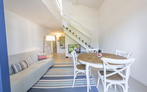 Residenza Morin: Meubilair, Tafel, Eigendom, Comfort, Bankstel, Interieur Ontwerp, Gebouw, Hout, Flooring, Verdieping