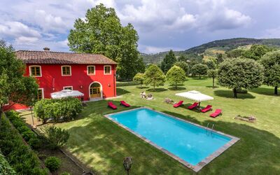 Villa Guasperini: Wolk, Gebouw, Fabriek, Lucht, Eigendom, Venster, Boom, Natuur, Huis, Water