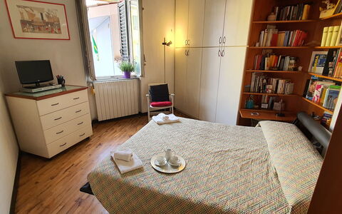 Lucida: Meubilair, Fotolijst, Boekenkast, Tafel, Comfort, Hout, Verlichting, Gebouw, Interieur Ontwerp, Cabinetry