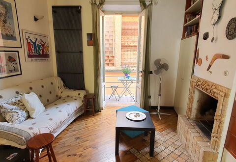 Lucida: Tafel, Meubilair, Fotolijst, Eigendom, Hout, Azure, Stoel, Interieur Ontwerp, Verdieping, Comfort