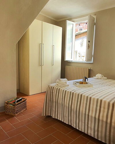 Loft Lucca: Meubilair, Eigendom, Cabinetry, Venster, Comfort, Hout, Interieur Ontwerp, Lade, Bed Frame, Gebouw