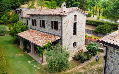 Villa Sant'anna: Fabriek, Gebouw, Eigendom, Venster, Boom, Huis, Land Lot, Hout, Verblijf, Buurt