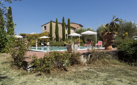 Villa Cevoli: Fabriek, Lucht, Plantengemeenschap, Gebouw, Land Lot, Huis, Tent, Boom, Woongebied, Landschap