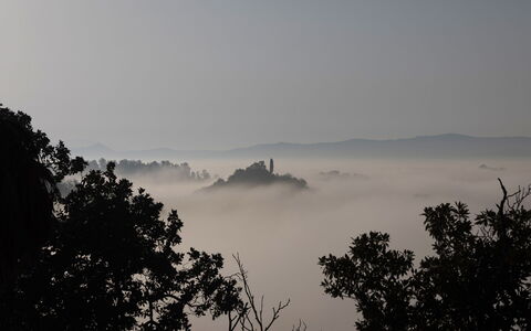 Villa La Cicogna Tuscany: Atmosfeer, Lucht, Wolk, Boom, Natuurlijk Landschap, Afdeling, Berg, Zwemwater, Atmosferisch Fenomeen