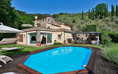 La Quiete: Water, Lucht, Fabriek, Gebouw, Eigendom, Zwembad, Natuur, Azure, Stoel, Boom