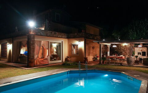 La Quiete: Water, Fabriek, Zwembad, Gebouw, Stoel, Vrije Tijd, Venster, Onroerend Goed, Huis, Deur