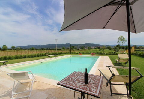 Casa Angela: Water, Lucht, Eigendom, Fabriek, Zwembad, Gebouw, Wolk, Azure, Paraplu, Schaduw