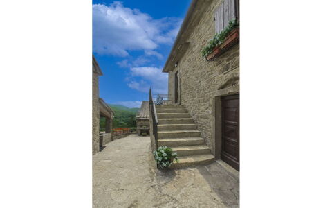 La Casa nel Borgo: Heuvel, Zwembad, Bergketen, Buitenmeubels, Eco Hotel, Flagstone, Toevlucht, Ridge, Landscaping, Tropen