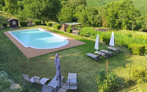 La Casa nel Borgo: Blauw, Zwembad, Samengesteld Materiaal, Toevlucht, Schaduw, Eco Hotel, Waterpartij, Hacienda, Landscaping, Thermae