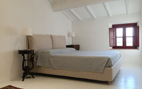 San Tommaso: Interieur Ontwerp, Muur, Flooring, Verdieping, Slaapkamer, Bed, Plafond, Meubilair, Verlichting, Kamer