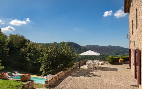 San Tommaso: Wolk, Lucht, Fabriek, Land Lot, Boom, Schaduw, Landschap, Berg, Landelijk Gebied, Tinten En Schaduwen