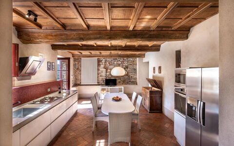 San Tommaso: Meubilair, Eigendom, Interieur Ontwerp, Verlichting, Keuken, Tafel, Hout, Flooring, Verdieping, Woonkamer