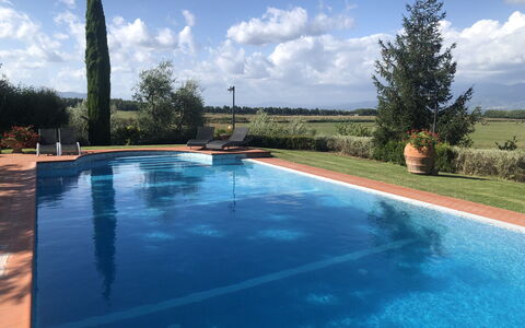 Il Campanile: Water, Wolk, Lucht, Dag, Watervoorraden, Fabriek, Zwembad, Natuur, Azure, Rechthoek