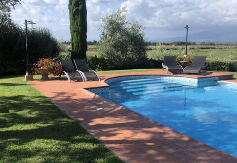 Il Campanile: Wolk, Water, Lucht, Fabriek, Dag, Eigendom, Boom, Schaduw, Architectuur, Natuurlijk Landschap