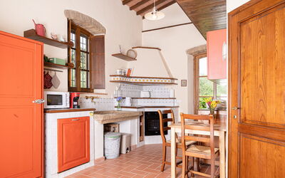 Capanna: Cabinetry, Eigendom, Meubilair, Countertop, Keuken, Interieur Ontwerp, Hout, Architectuur, Fornuis, Flooring