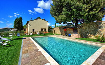 Montauto: Water, Fabriek, Lucht, Wolk, Eigendom, Zwembad, Gebouw, Natuur, Azure, Boom