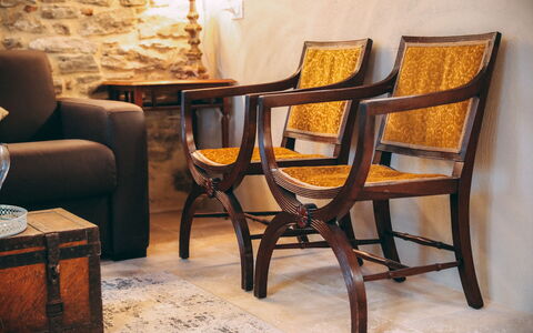 Casa San Valentino: Meubilair, Tafel, Stoel, Comfort, Hout, Interieur Ontwerp, Verdieping, Flooring, Gebouw, Hardwood