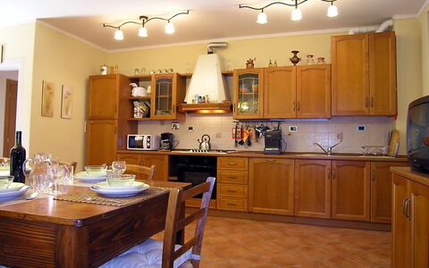 Villino Setteponti: Cabinetry, Meubilair, Countertop, Tafel, Huishoudapparatuur, Hout, Keuken, Interieur Ontwerp, Verlichting, Toestel Van De Keuken