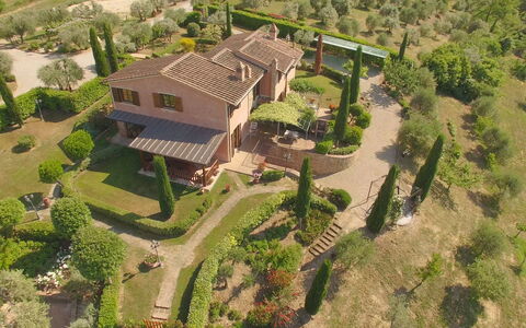 Villa i Colli: Fabriek, Gebouw, Land Lot, Boom, Stedelijk Ontwerp, Huis, Natuurlijk Landschap, Buurt, Woongebied, Gras