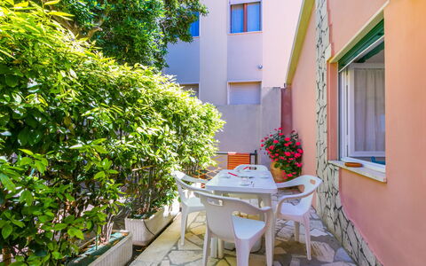 San Vincenzo 644: Werf, Kamerplant, Balkon, Binnenplaats