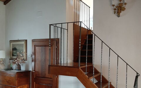 Casa Mulinello: Cabinetry, Eigendom, Hout, Lade, Ladenkast, Interieur Ontwerp, Trap, Flooring, Verdieping