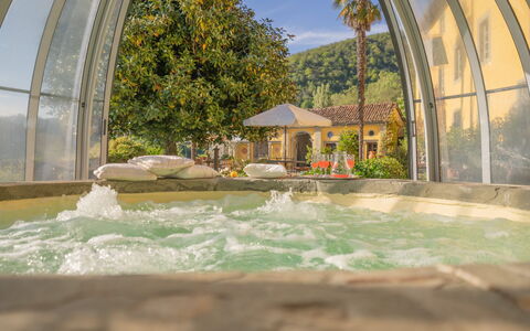 Villa In Garfagnana: Water, Fabriek, Eigendom, Lucht, Natuur, Gebouw, Schaduw, Boom, Biome, Vrije Tijd
